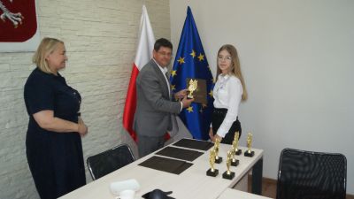 Zdjęcie ze spotkania z wzorowymi uczniami