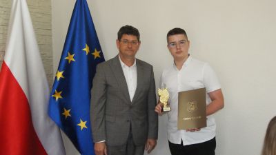Zdjęcie ze spotkania z wzorowymi uczniami