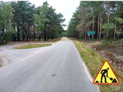 Droga asfaltowa w lesie