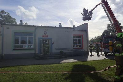 Ewakuacja przedszkola w Wierzchach