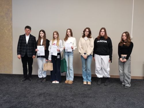 Zdjęcie z mistrzostw gminy w warcabach klasycznych