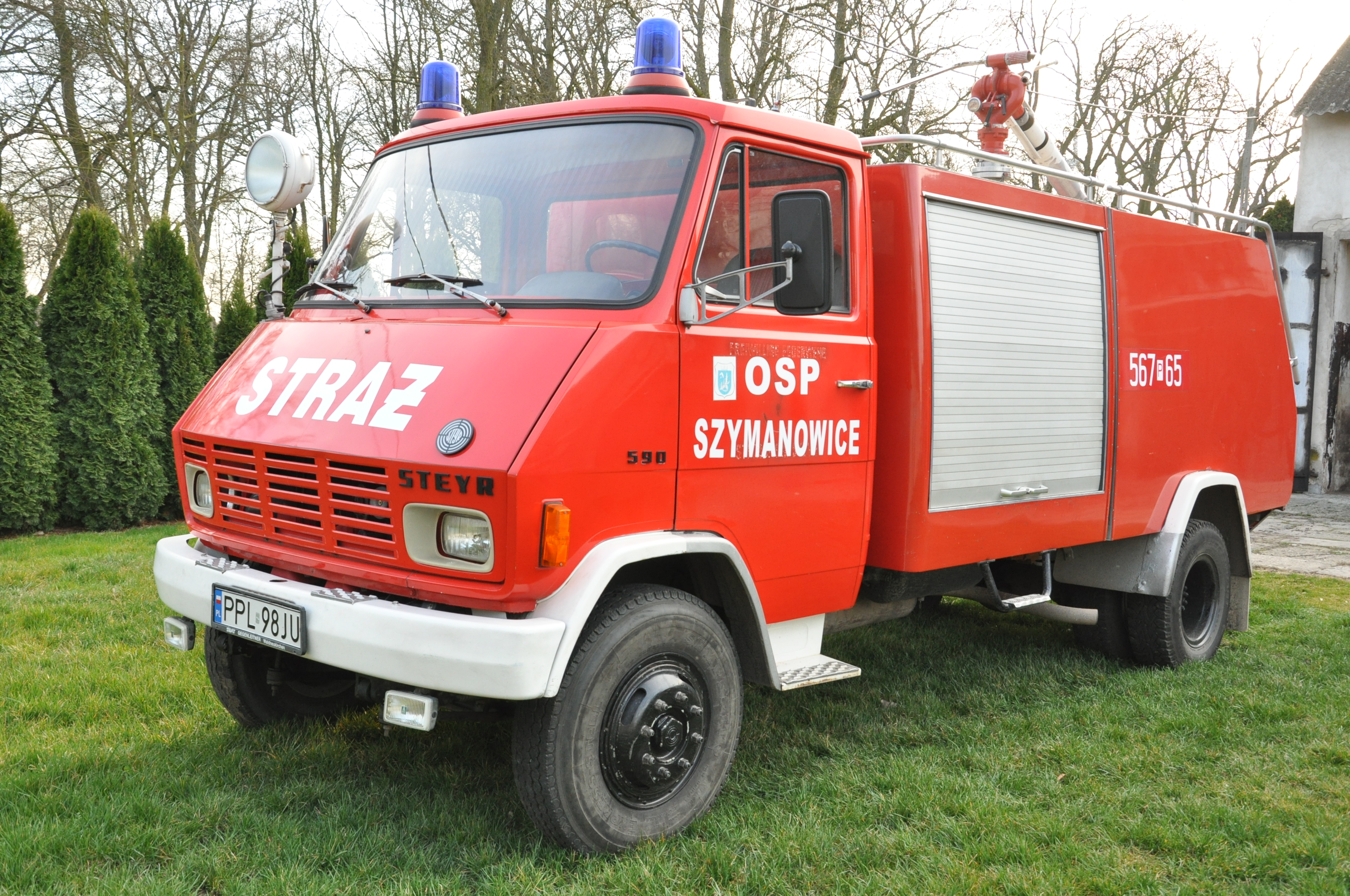 Ogłoszenie o pisemnym przetargu ofertowym na sprzedaż samochodu specjalnego pożarniczego STEYR 590