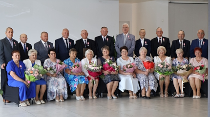 Zdjęcie grupowe z jubileuszu 50-lecia Pożycia Małżeńskiego