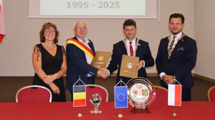 Zdjęcie z podpisania porozumienia